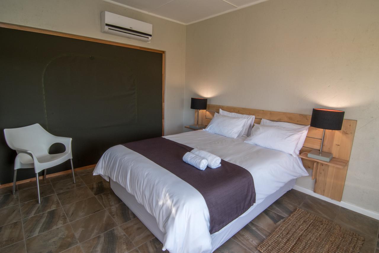 Letsatsi Lodge Vanrhynsdorp Exteriör bild