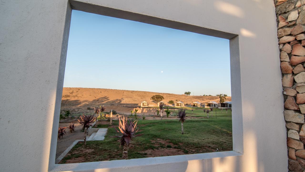 Letsatsi Lodge Vanrhynsdorp Exteriör bild