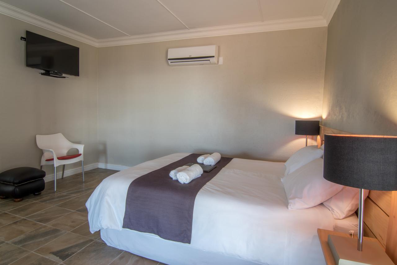 Letsatsi Lodge Vanrhynsdorp Exteriör bild