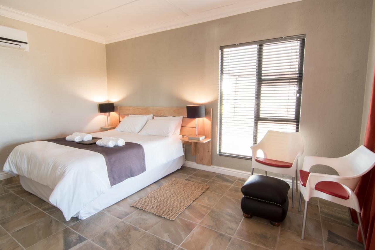 Letsatsi Lodge Vanrhynsdorp Exteriör bild